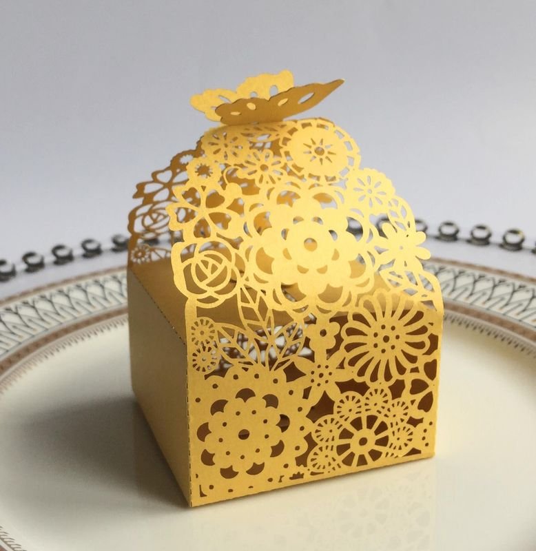 Simple Creative Hollow Floral Three-Dimensional Floral Wedding Candy Packaging Box